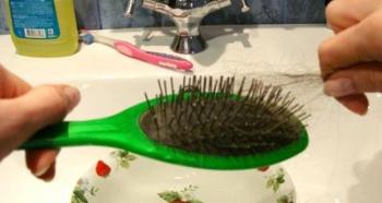 Как почистить расческу для волос от грязи и налета